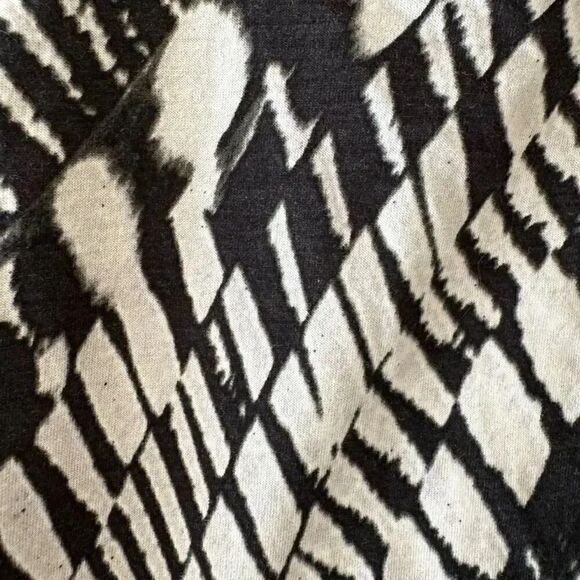 Dkny Print Knot Cutout T-Shirt in Black White Combo Soft Short Sleeves SZ M #189 - Picture 8 of 12